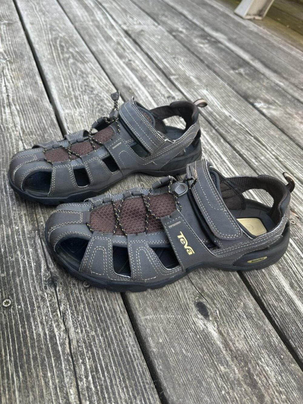 Teva Men's Forebay Water Sandals Size 10 Fisherman Hiking Shoe Gray and Brown